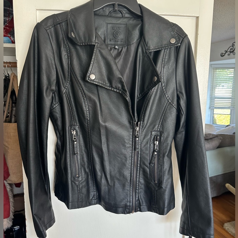 Brand new never worn max studio jacket